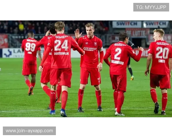 费耶诺德准备签下强打型前锋，开启新赛季攻坚战的无限可能